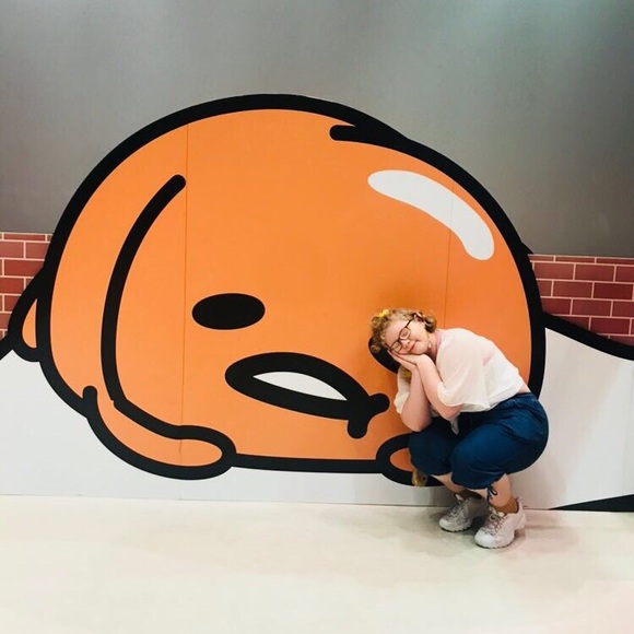 Meet your Posher, Hannah - Picture 2 of 4